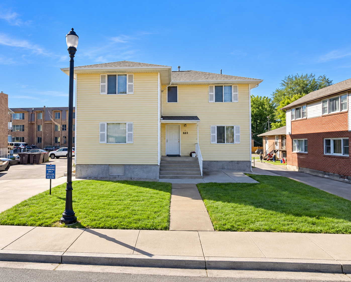 652 East 700 North