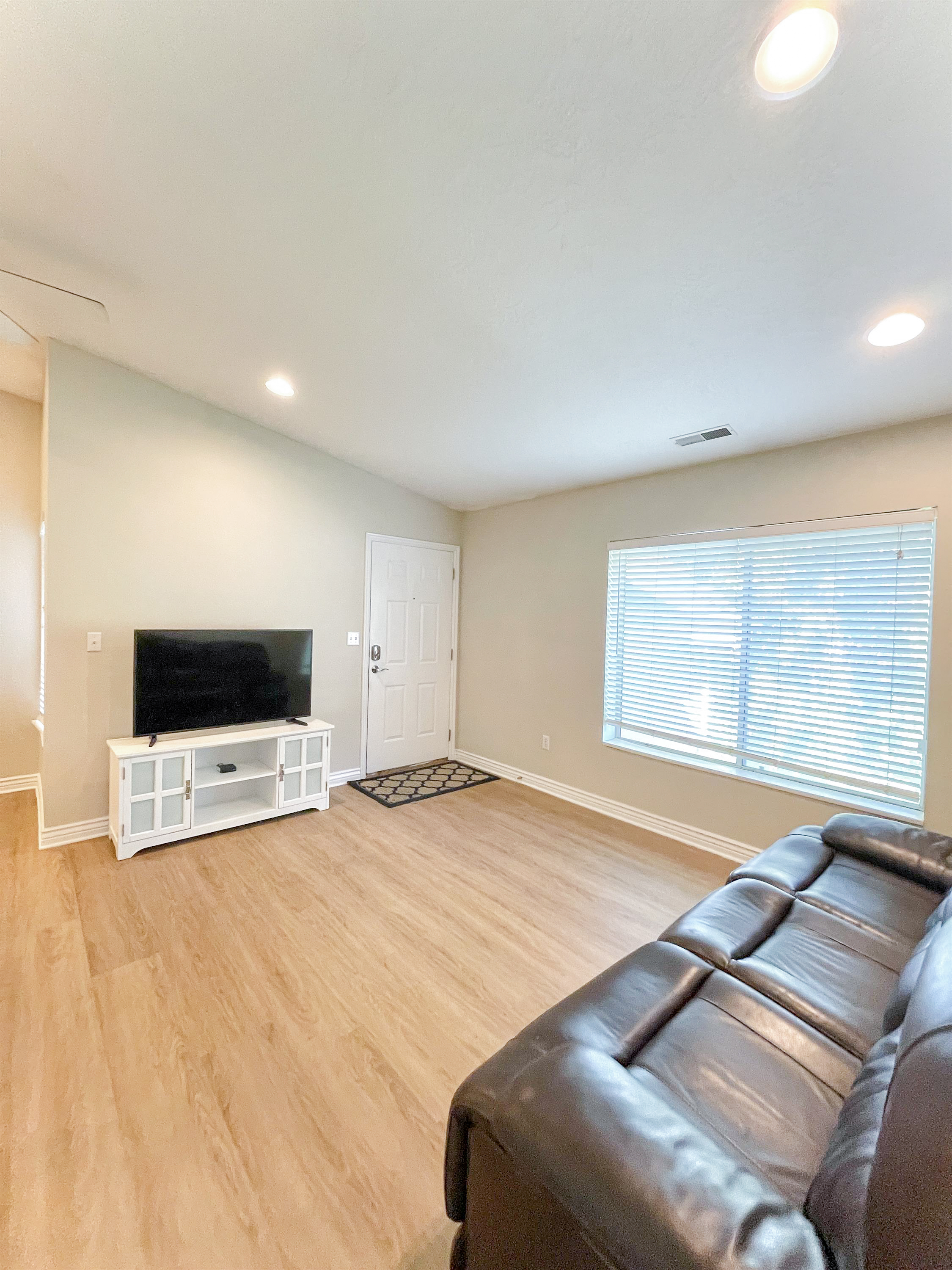 1525 N Riverside Ave #47