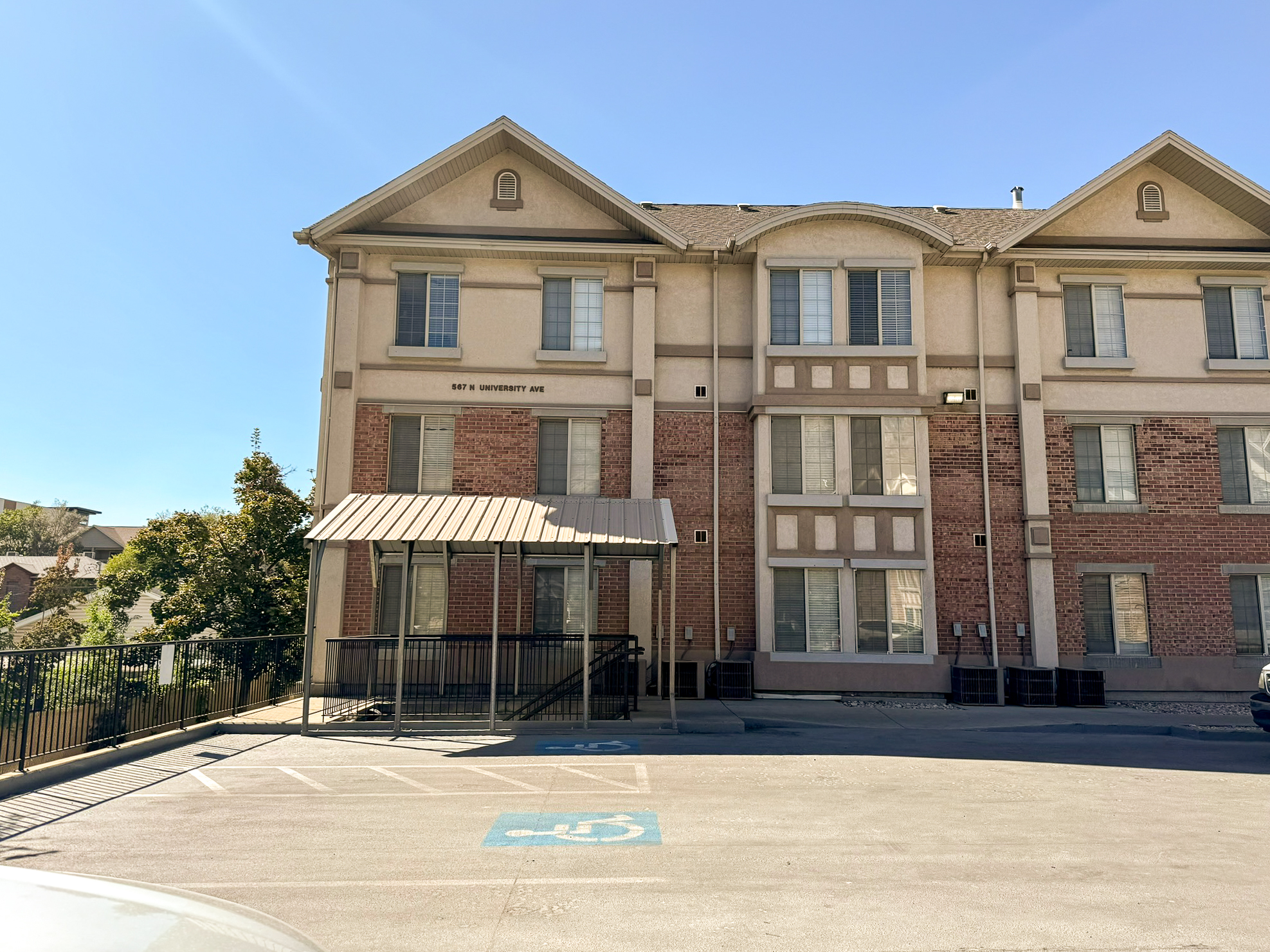 567 N University Ave #112