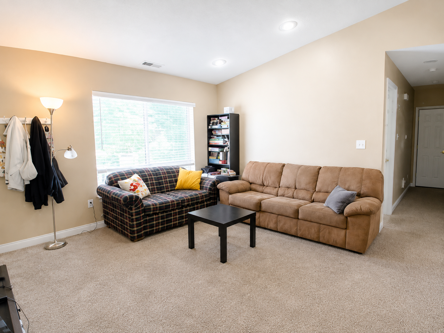 1559 N Riverside Ave #11
